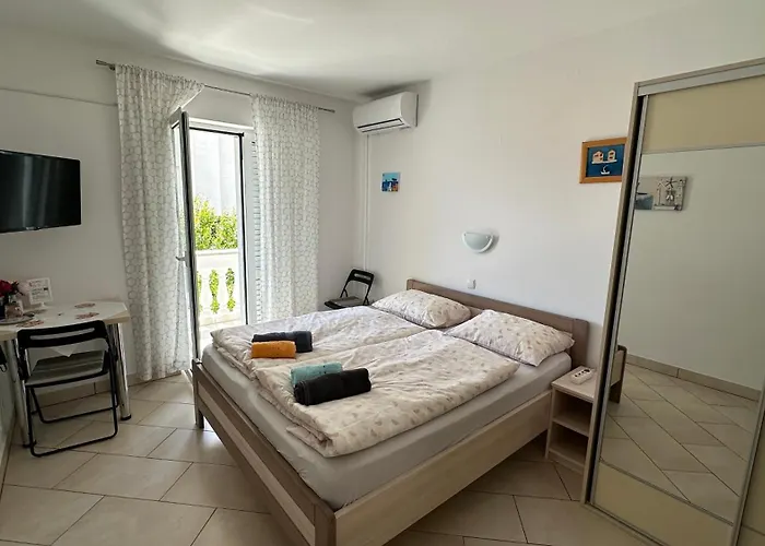 Haus Lucija Bed & Breakfast