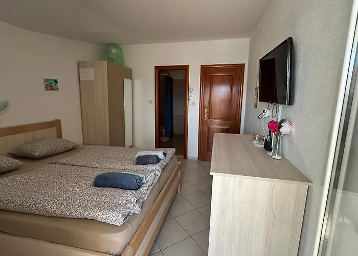 Haus Lucija Bed & Breakfast