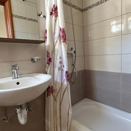Haus Lucija Bed & Breakfast