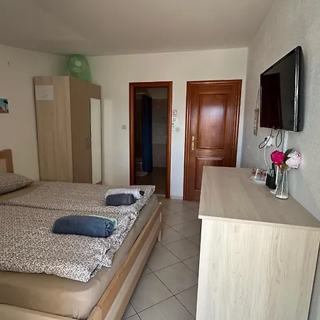Haus Lucija Bed & Breakfast