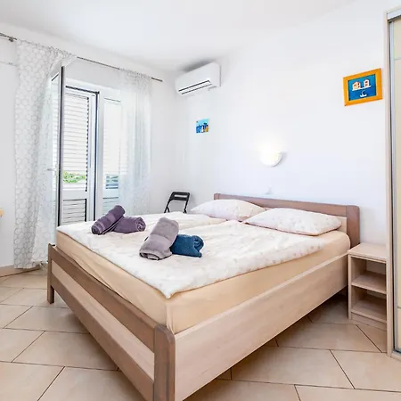 Bed and Breakfast Haus Lucija 3*