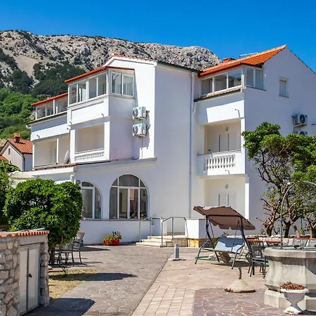 Haus Lucija 3*