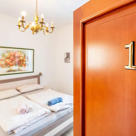 Bed & Breakfast Haus Lucija