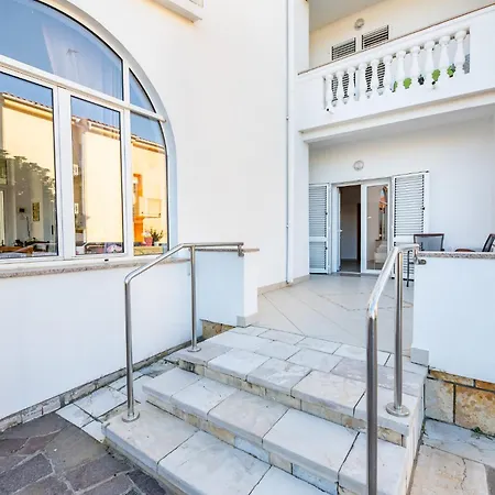 Haus Lucija 3*