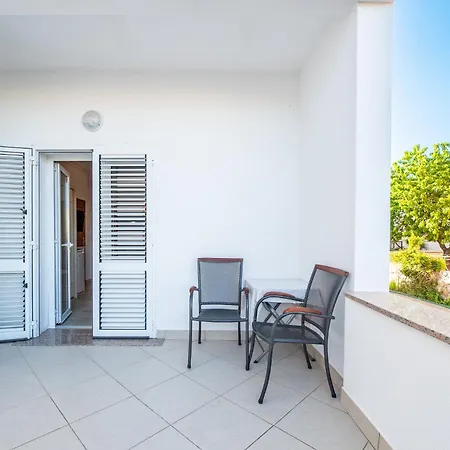 Bed & Breakfast Haus Lucija Baška
