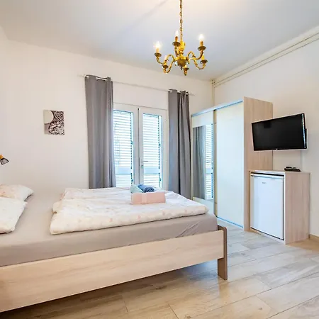 Haus Lucija 3*
