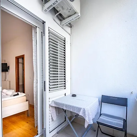 Haus Lucija Bed and Breakfast 3*