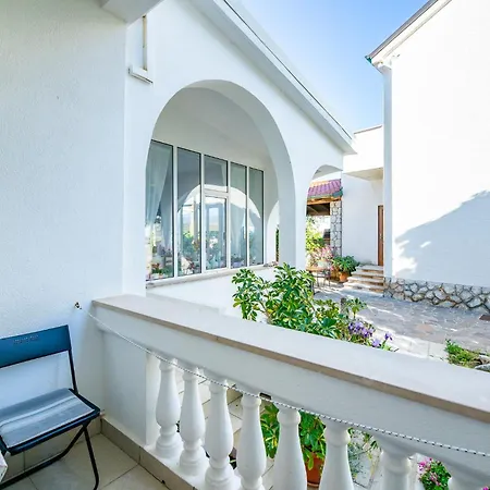 Bed and Breakfast Haus Lucija Baška