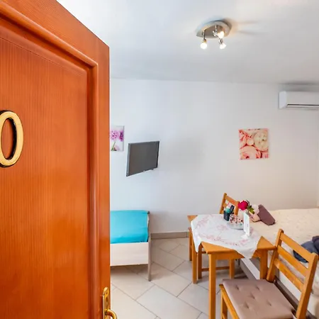Haus Lucija 3*