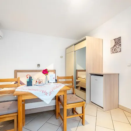 Haus Lucija Bed and Breakfast Baška