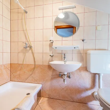 Haus Lucija Bed and Breakfast