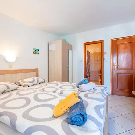 Bed & Breakfast Haus Lucija 3*