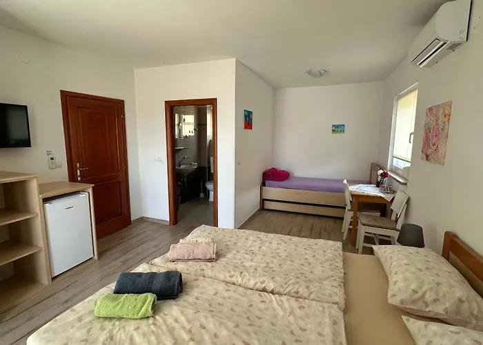 Bed & Breakfast Haus Lucija 3*